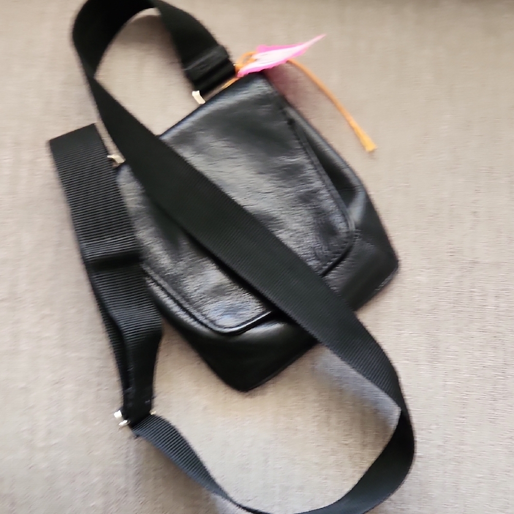 Black Leather (??) Crossbody Bag w/Web Straps R-966